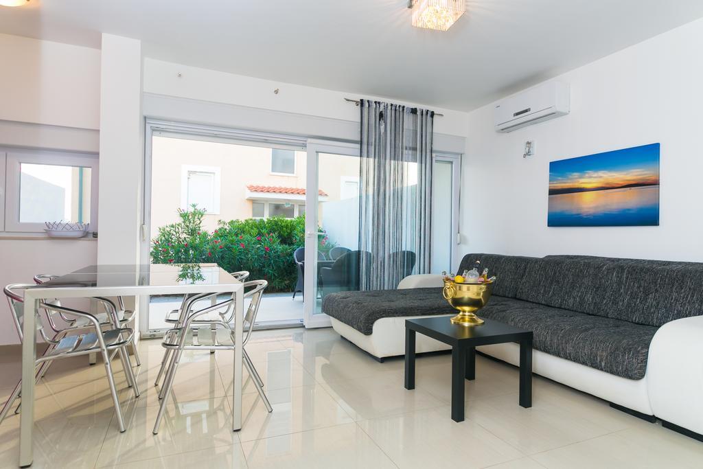 Villa Tina Новалья Экстерьер фото